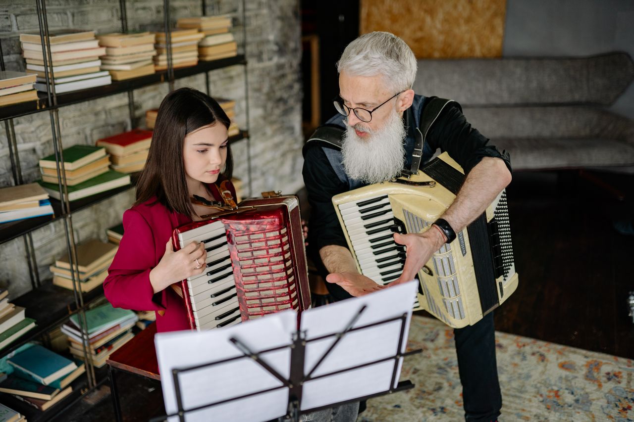 Trouver un professeur de musique qui saura s'adapter à votre emploi du temps, c'est simple avec allegromusique.fr !