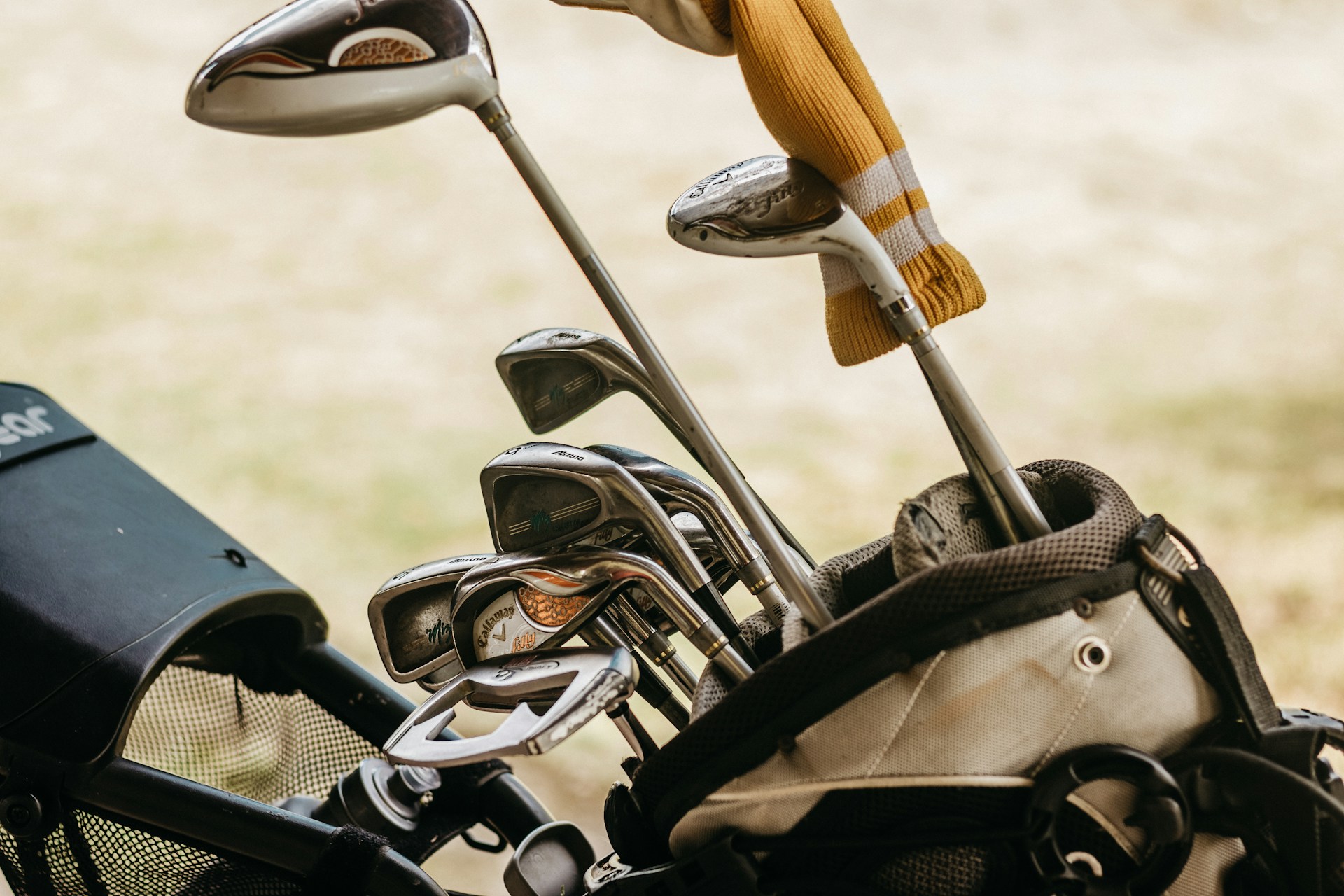 Chaussures, vêtements, clubs, dvd, gants, balles... Découvrez vite cote-golf.com !