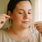 découvrez quelles formes de boucles d’oreilles mettent en valeur un visage rond pour sublimer votre style au quotidien.