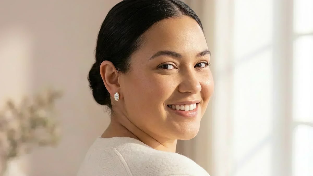 découvrez comment choisir la forme idéale de boucles d'oreilles pour sublimer un visage rond et mettre en valeur votre beauté naturelle.
